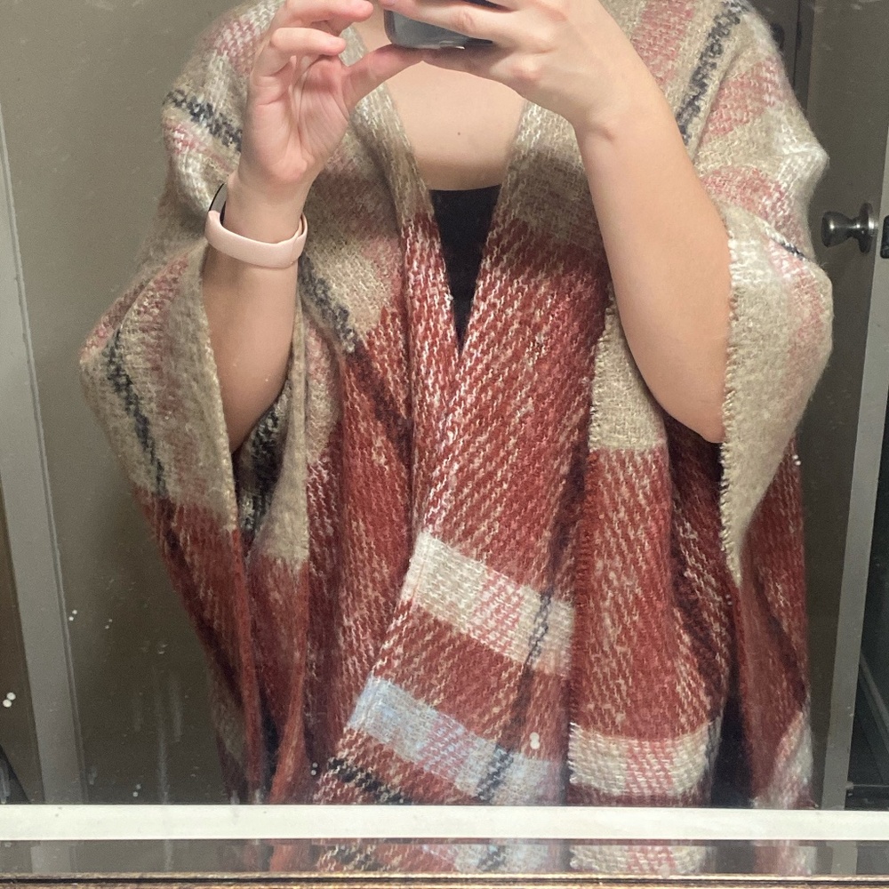 One Size Lauren Conrad Poncho NWT